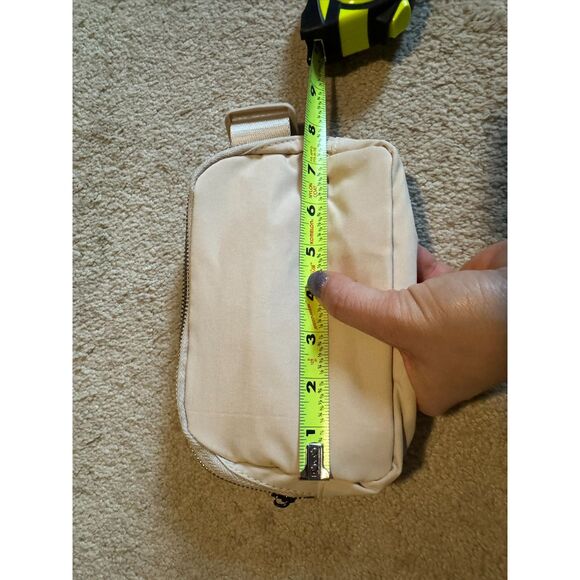 Belt Crossbody Bag Halara Multiple Pockets and Adjustable Strap - Picture 6 of 10